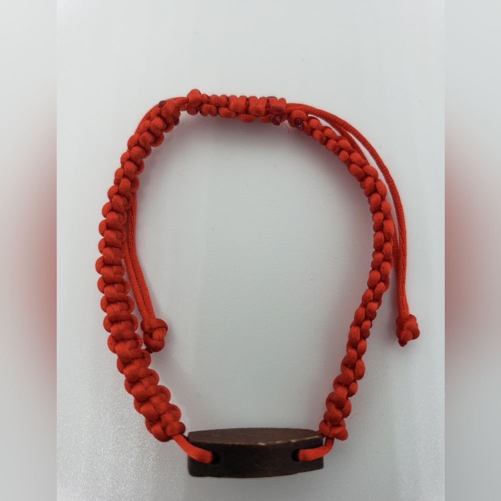 NWOT Cross Design with Adjustable Red String Bracelet - Picture 2 of 7